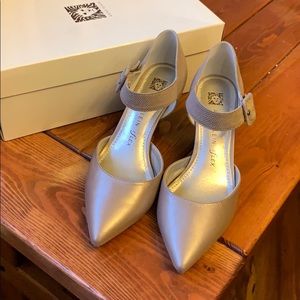Anne Klein taupe Finale size 6